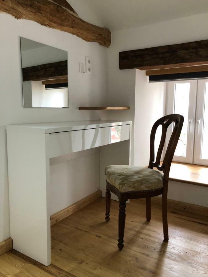 The Walnut Tree Gite Le Dorat Екстер'єр фото