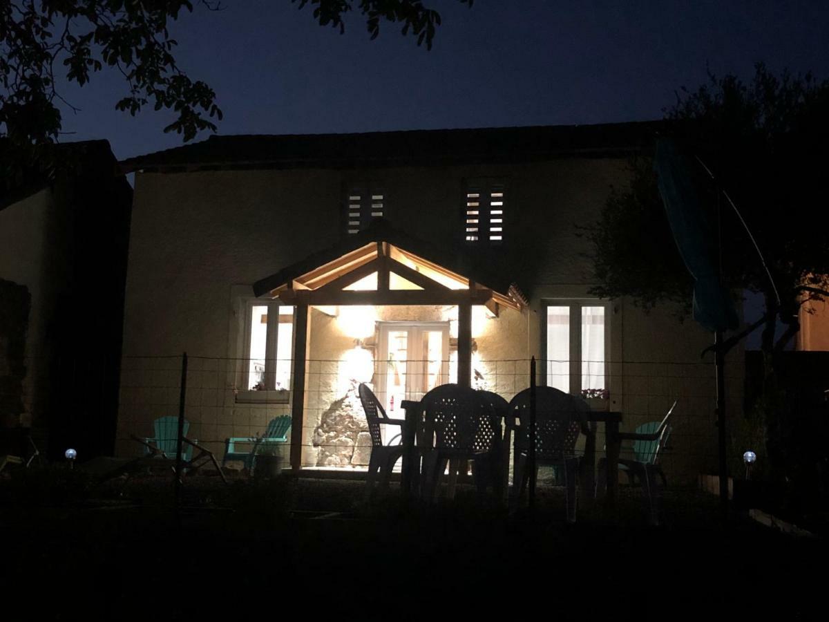 The Walnut Tree Gite Le Dorat Екстер'єр фото