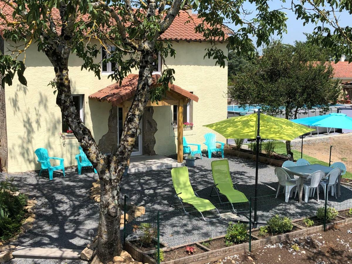 The Walnut Tree Gite Le Dorat Екстер'єр фото